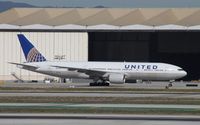 N219UA @ KLAX - Boeing 777-200