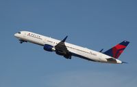 N650DL @ KLAX - Boeing 757-200