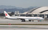 B-2086 @ KLAX - Boeing 777-300ER - by Mark Pasqualino