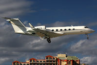 N111CQ @ SXM - visitor