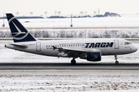 YR-ASB @ VIE - TAROM - by Chris Jilli