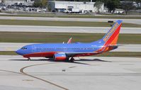 N474WN @ KFLL - Boeing 737-700 - by Mark Pasqualino