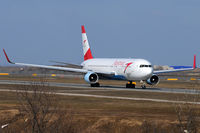 OE-LAX @ VIE - Austrian Airlines - by Chris Jilli