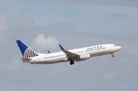 N77525 @ KFLL - Boeing 737-800