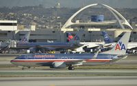 N901NN @ KLAX - Taxiing to gate at LAX - by Todd Royer