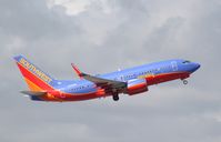 N486WN @ KFLL - Boeing 737-700 - by Mark Pasqualino