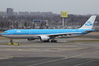 PH-AKE @ EHAM - KLM Royal Dutch Airlines - by Air-Micha