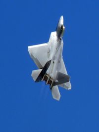 10-4194 @ YMAV - 10194 at the 2013 Australian International Airshow Avalon going vertical.