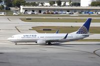 N12221 @ KFLL - Boeing 737-800