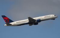N618DL @ KFLL - Boeing 757-200