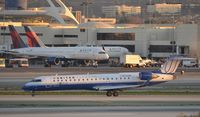 N755SK @ KLAX - Arriving at LAX on 25L - by Todd Royer