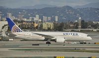N26906 @ KLAX - Taxiing to gate at LAX - by Todd Royer