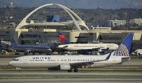 N47414 @ KLAX - Arriving at LAX on 25L - by Todd Royer