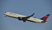 N194DN @ KLAX - Departing LAX - by Todd Royer