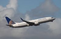 N76522 @ KFLL - Boeing 737-800 - by Mark Pasqualino