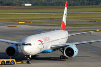 OE-LPC @ VIE - Austrian Airlines
