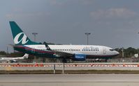 N299AT @ KFLL - Boeing 737-700 - by Mark Pasqualino