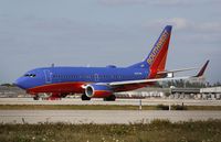 N937WN @ KFLL - Boeing 737-700 - by Mark Pasqualino