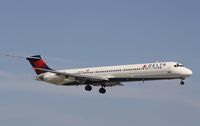 N925DL @ KMIA - MD-88