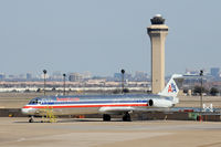 N482AA @ DFW - American Airlines at DFW Airport