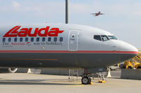 OE-LNK @ VIE - Lauda