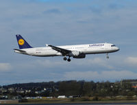 D-AIRE @ EGPH - Lufthansa 962 Landing on runway 06