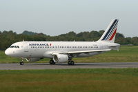 F-GKXE @ LFRB - Airbus A320-214, Taxiing to holding point rwy 07R, Brest-Bretagne Airport (LFRB-BES) - by Yves-Q