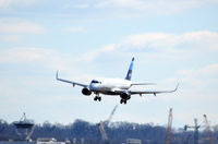 N267JB @ KDCA - Landing approach - by Ronald Barker