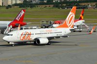 PR-GEC @ SBGR - GOL B737 taxxing to it´s gate - by FerryPNL