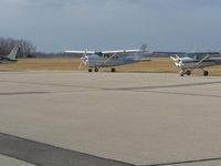 N4998U @ I74 - On the ramp at Urbana, Ohio