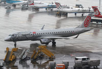 OE-IHD @ LOWW - Niki Embraer 190 - by Thomas Ranner