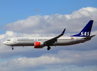 LN-RRF @ EKCH - APP to R-22L Copenhagen Kastrup 12.3.13 - by leo larsen