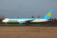 UK67005 @ KPAE - KPAE/PAE - by Nick Dean