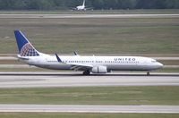 N75435 @ KIAH - Boeing 737-900ER