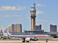 N676AN @ KLAS - N676AN American Airlines Boeing 1998 757-223 (cn 29426/827)

Las Vegas - McCarran International (LAS / KLAS)
USA - Nevada
April 09, 2013
Photo: TDelCoro - by Tomás Del Coro