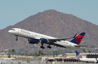 N666DN @ KPHX - Boeing 757-200