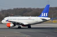 OY-KBT @ EDDL - SAS A319 lining-up - by FerryPNL