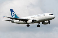 ZK-OJS @ NZAA - At Auckland - by Micha Lueck
