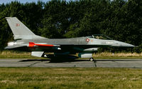 E-195 @ EKYT - taxying to the active - by Friedrich Becker