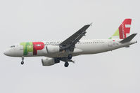 CS-TNH @ LOWW - TAP Airbus A320 - by Thomas Ranner