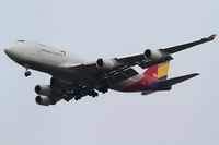 HL7414 @ LOWW - Asiana Boeing 747 - by Thomas Ranner