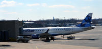 N323JB @ KDCA - DCA, VA - by Ronald Barker