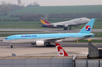 HL7414 @ VIE - Asiana Airlines Cargo - by Chris Jilli