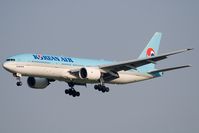 HL7752 @ LOWW - Korean Air 777-200 - by Andy Graf - VAP
