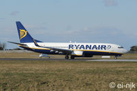 EI-EKE @ EIDW - Lined up for departure off Rwy 10 at Dublin. - by Noel Kearney