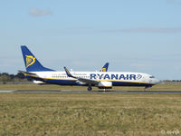 EI-DYP @ EIDW - Lined up for departure off Rwy 10 at Dublin.