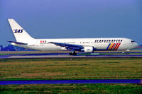 OY-KDL @ EKCH - Copenhagen Kastrup 10.10.91 - by leo larsen