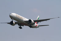 A6-EGF @ VIE - Emirates