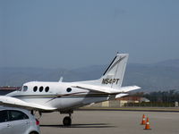 N54PT @ OXR - 1980 Beech E-90 KING AIR, two P&W(C)PT6A-28 turboprop engines of 680 shp flat-rated to 550 shp each. Pressurized, 10 seats. Cruise speed @ 16,000 feet 285 mph. Service ceiling 27,620 feet. - by Doug Robertson