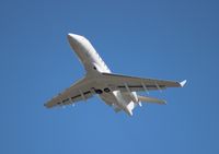 N552XJ @ ORL - XO Jet Challenger 300 - by Florida Metal